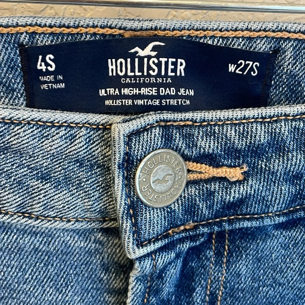 Hollister Ultra High Rise Dad Jean with vintage stretch